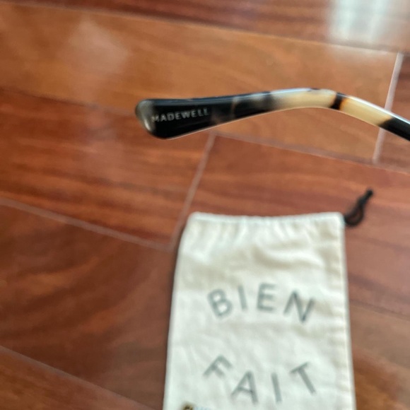 Madewell Tortoise Shell Cat-Eye Sunglasses - Picture 4 of 4